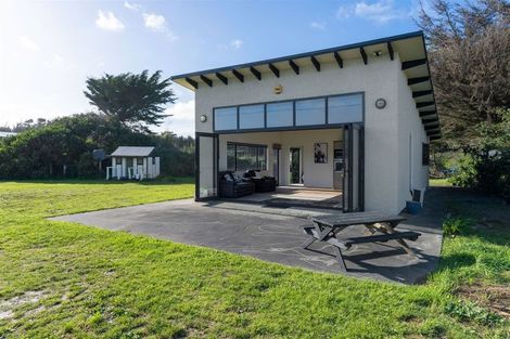 Photo of property in 11 Via Aroha, Waitarere Beach, Levin, 5510