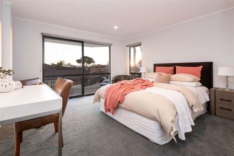 Photo of property in 2/4 Basilton Close, Bucklands Beach, Auckland, 2012