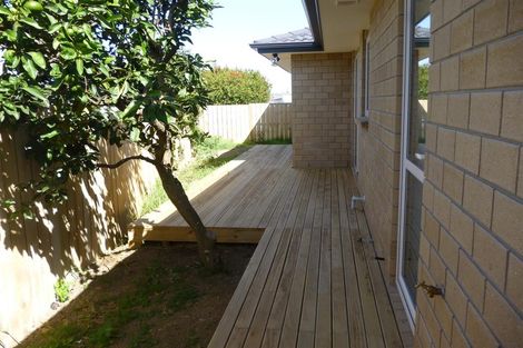 Photo of property in 72 Prince Regent Drive, Half Moon Bay, Auckland, 2012