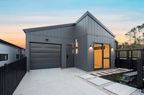 Photo of property in 4 Moko Road, Orewa, 0931