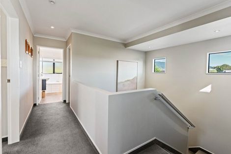 Photo of property in 5 Quadrant Heights, Paraparaumu, 5032