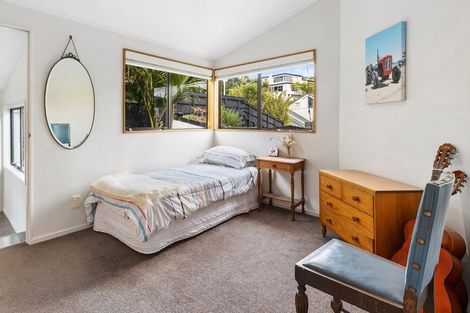 Photo of property in 1/283 East Coast Road, Mairangi Bay, Auckland, 0630