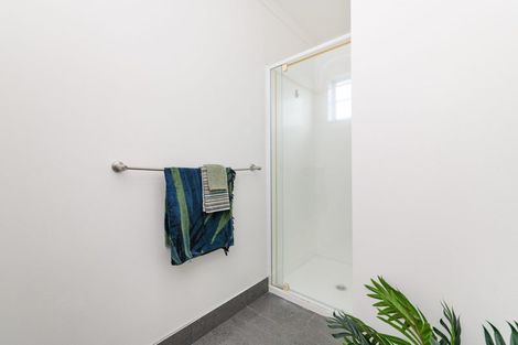 Photo of property in 2 Rosebank Avenue, Kelvin Grove, Palmerston North, 4414