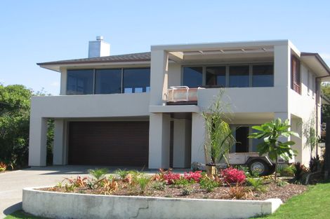 Photo of property in 10 Churchill Road, Murrays Bay, Auckland, 0630