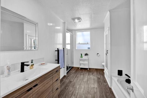 Photo of property in 36 Tawhiti Road, Hawera, 4610