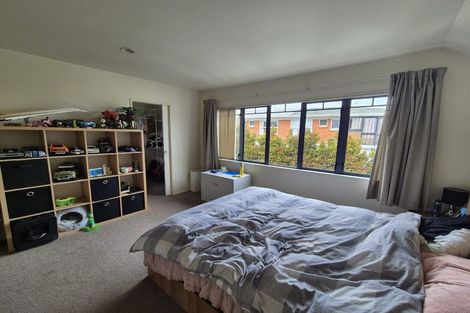 Photo of property in 176c East Coast Road, Forrest Hill, Auckland, 0620