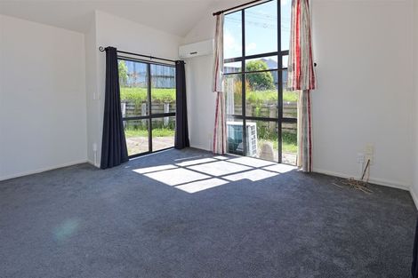 Photo of property in 74 Hetherington Road, Ranui, Auckland, 0612