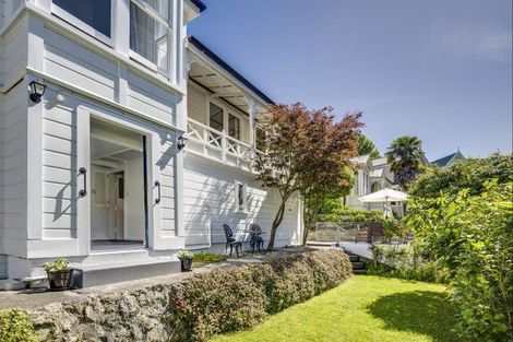Photo of property in 6 Cameron Road, Bluff Hill, Napier, 4110