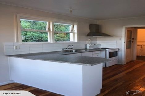 Photo of property in 147 Ruskin Road, Newlands, Wellington, 6037