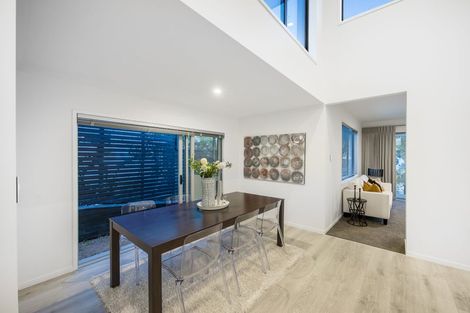 Photo of property in 8 Tuatini Place, Long Bay, Auckland, 0630