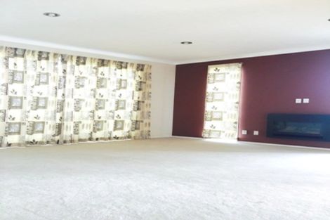 Photo of property in 8 Mulroy Place, Pinehill, Auckland, 0632