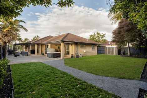 Photo of property in 32 Tomika Crescent, Papamoa Beach, Papamoa, 3118