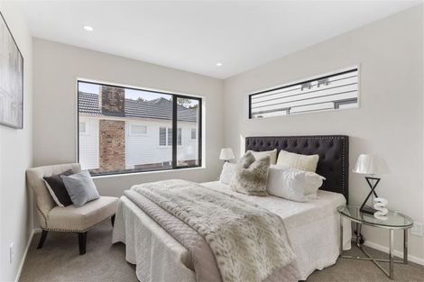 Photo of property in 44d Blakeborough Drive, Forrest Hill, Auckland, 0620