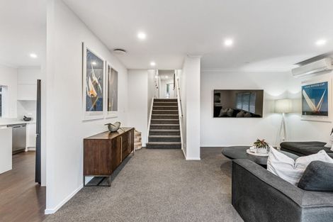 Photo of property in 4 Redfern Lane, Glenfield, Auckland, 0629