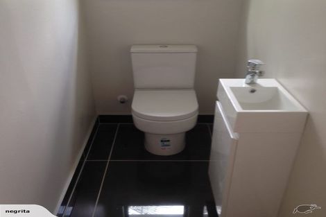 Photo of property in 1/70 William Bayes Place, Red Beach, 0932