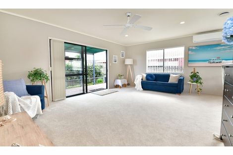 Photo of property in 2/28 Lakeside Drive, Orewa, 0931