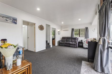 Photo of property in 92 Heta Road, Highlands Park, New Plymouth, 4312