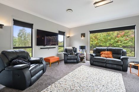 Photo of property in 35 Stonebrook Lane, Kelvin Grove, Palmerston North, 4470