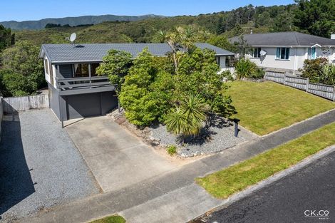Photo of property in 19 Seymour Grove, Kingsley Heights, Upper Hutt, 5018