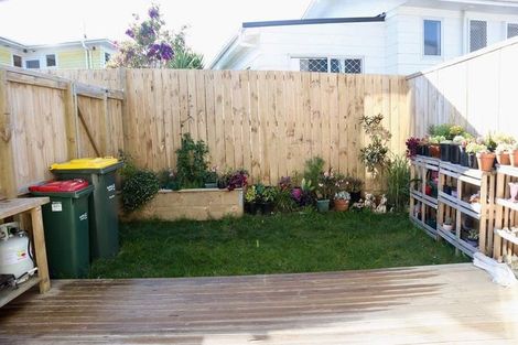 Photo of property in 4337a Great North Road, Glendene, Auckland, 0602