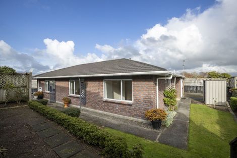 Photo of property in 4/3 Sandel Rise, Merrilands, New Plymouth, 4312