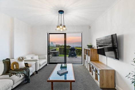 Photo of property in 72 Vaughans Road, Long Bay, Albany, 0792