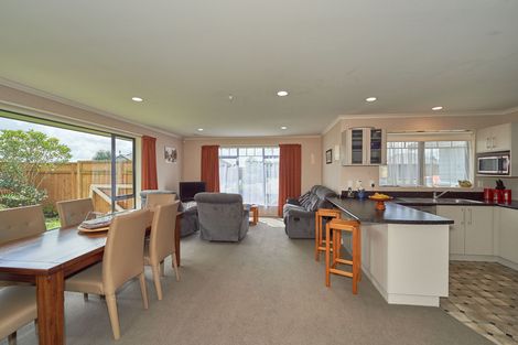 Photo of property in 4 Cleveland Heights, Kelvin Grove, Palmerston North, 4414