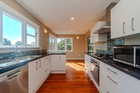 Photo of property in 35 Oswald Crescent, Paparangi, Wellington, 6037