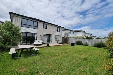 Photo of property in 19 Hakinakina Drive, Flat Bush, Auckland, 2019