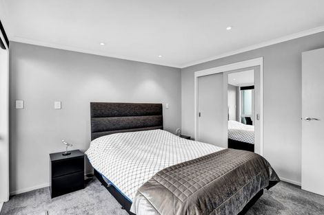 Photo of property in 5b Catherine Crescent, Moturoa, New Plymouth, 4310