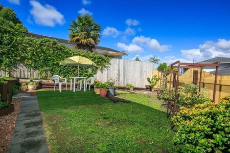 Photo of property in 1/9 Lancelot Place, Glenfield, Auckland, 0629