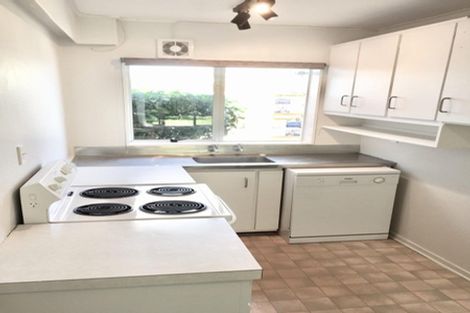 Photo of property in 4/31 Mana Avenue, Titahi Bay, Porirua, 5022