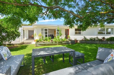 Photo of property in 2 Lytton Road, Riverdale, Gisborne, 4010