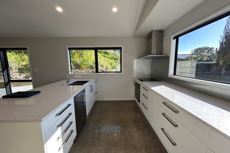 Photo of property in 67 Oak Road, Poraiti, Napier, 4112