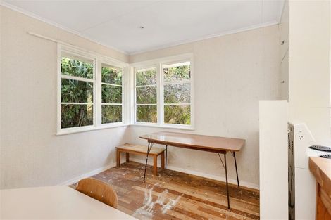 Photo of property in 77 Salford Street, Newlands, Wellington, 6037