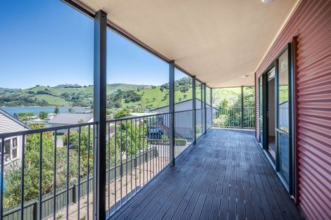 Photo of property in 3 Cedar Lane, Duvauchelle, 7581