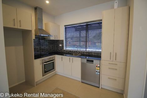 Photo of property in 26/11 Ray Small Drive, Papakura, 2110