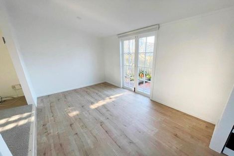 Photo of property in 1/5 Folkestone Street, Murrays Bay, Auckland, 0630