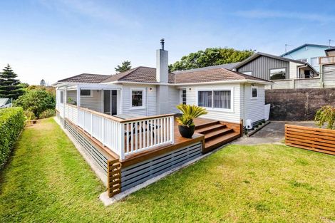 Photo of property in 19 Lawry Street, Blagdon, New Plymouth, 4310