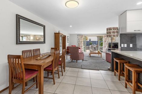 Photo of property in 33 Crofton Road, Harewood, Christchurch, 8051