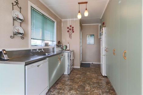 Photo of property in 5 Kowhai Street, Inglewood, 4330