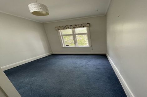 Photo of property in 1 Hungerford Road, Lyall Bay, Wellington, 6022