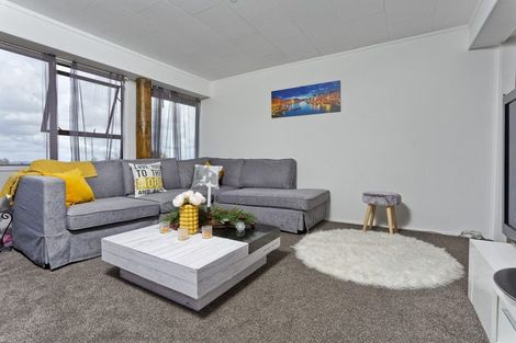 Photo of property in 2/38 Birkdale Road, Birkdale, Auckland, 0626