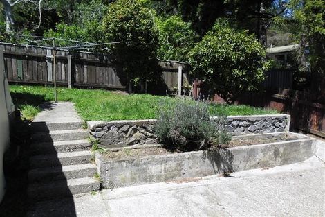 Photo of property in 16 Hillside Drive, Maoribank, Upper Hutt, 5018