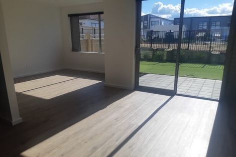 Photo of property in 5 Gunn Way, Hobsonville, Auckland, 0616