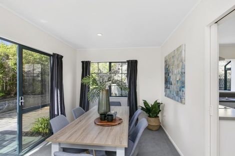 Photo of property in 5 Furlong Crescent, Churton Park, Wellington, 6037