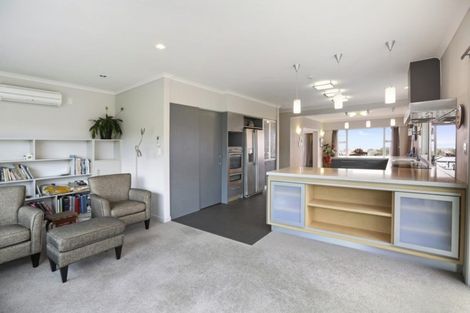 Photo of property in 374 Devon Street West, Lynmouth, New Plymouth, 4310