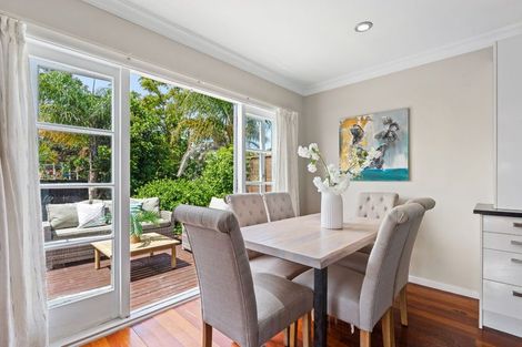 Photo of property in 1/5 Compton Street, Hillcrest, Auckland, 0627