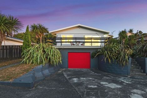 Photo of property in 129 Conclusion Street, Ascot Park, Porirua, 5024