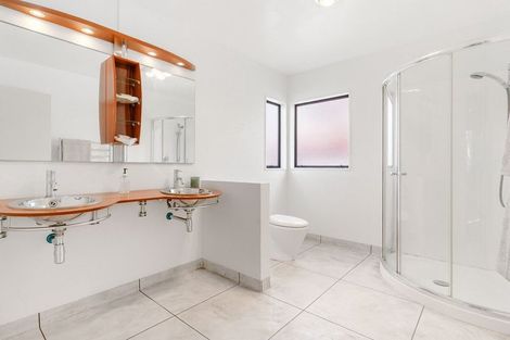 Photo of property in 84 Wade River Road, Stanmore Bay, Whangaparaoa, 0932